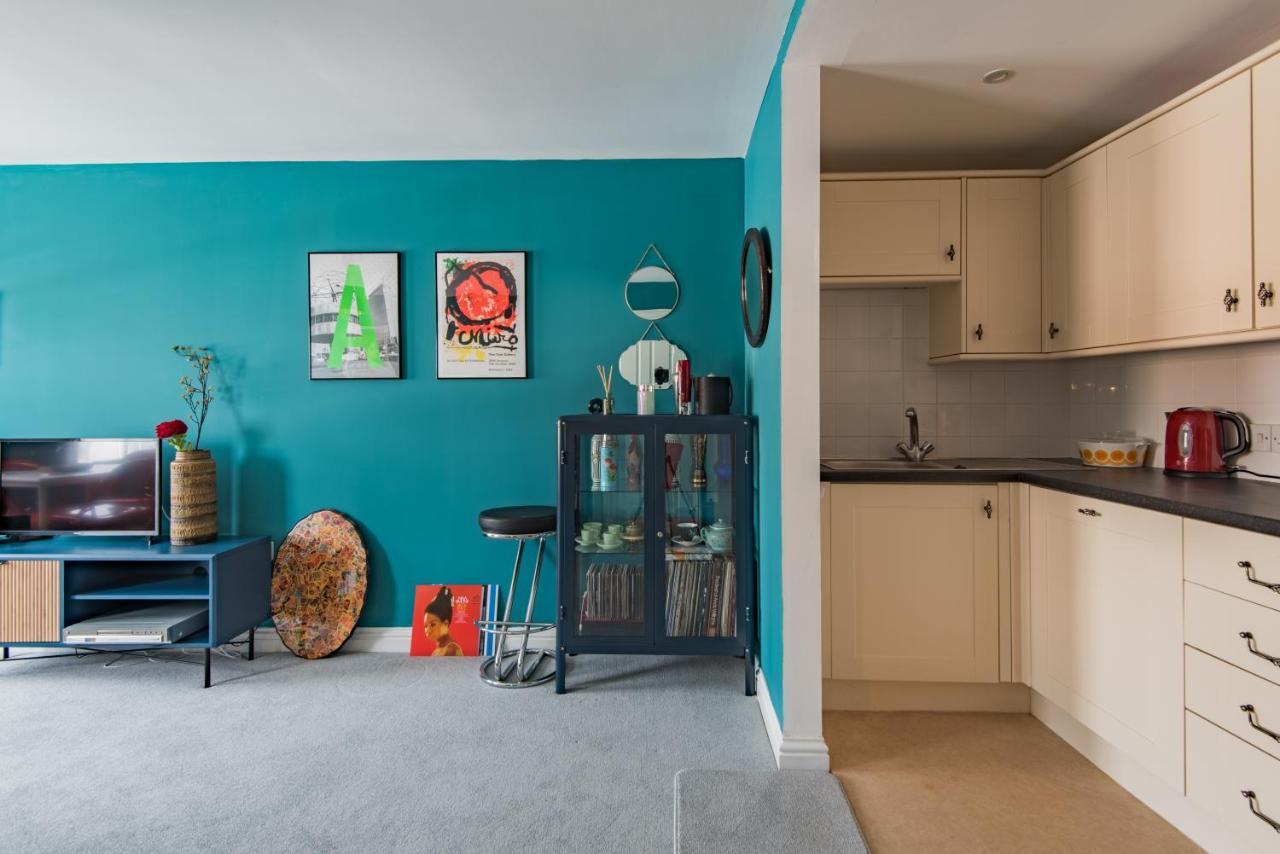 Blackhorse Loft - Spacious Apartment By The Sea Deal Zewnętrze zdjęcie