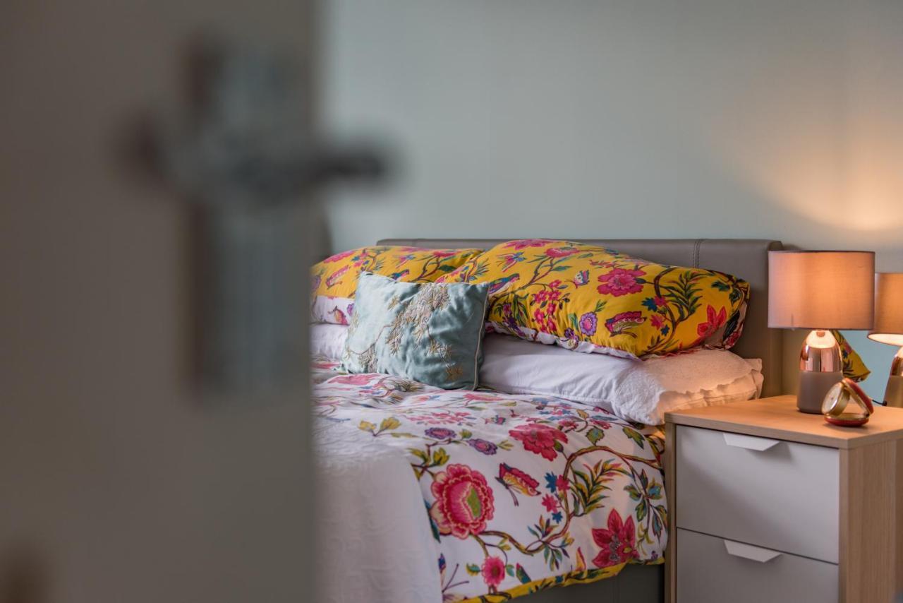 Blackhorse Loft - Spacious Apartment By The Sea Deal Zewnętrze zdjęcie